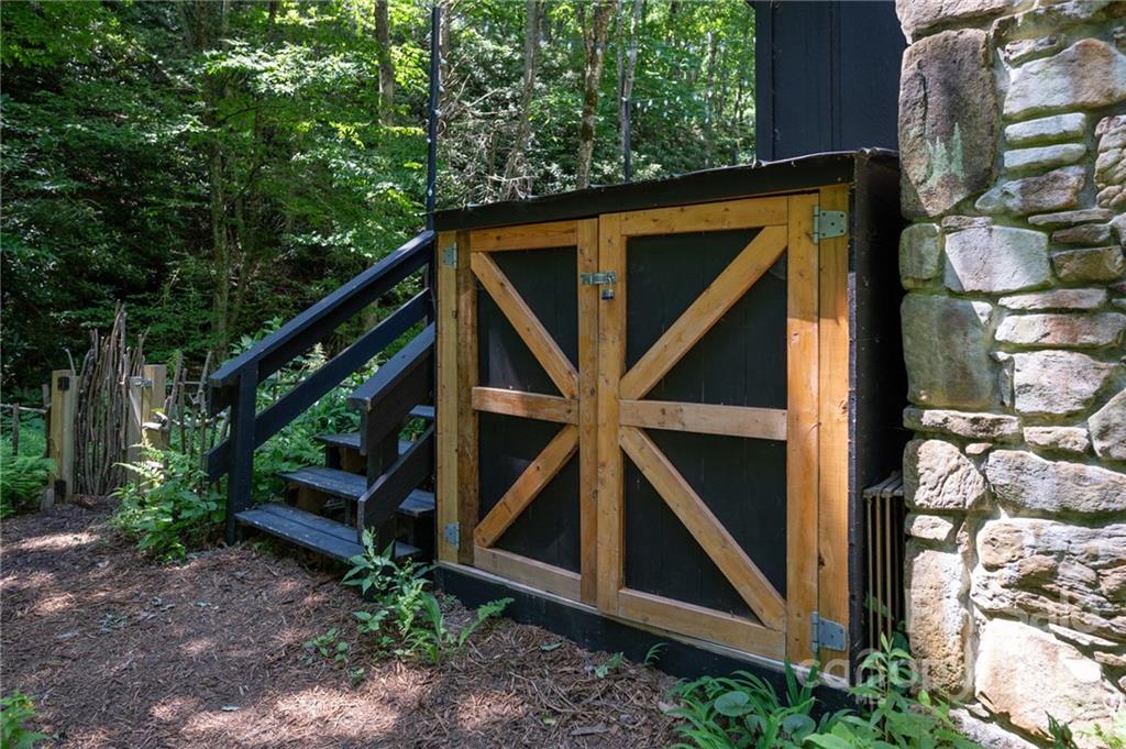1285 Upper Browns Creek Road Burnsville NC 28714