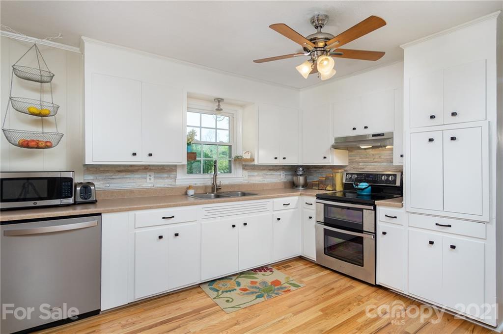 135 Griggs Road Old Fort NC 28762