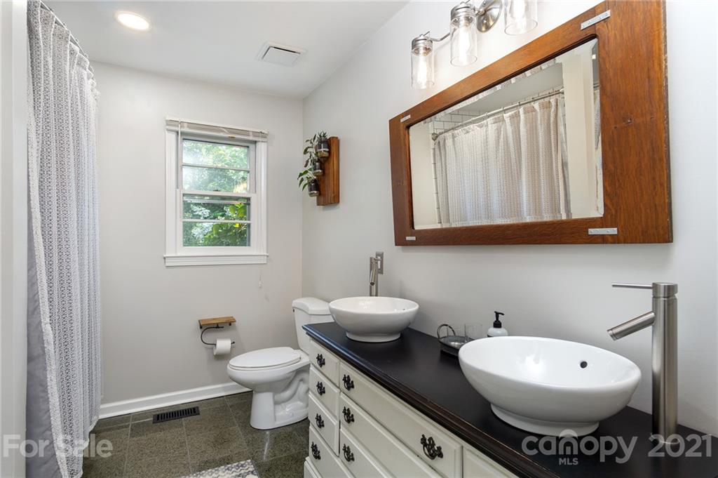 135 Griggs Road Old Fort NC 28762