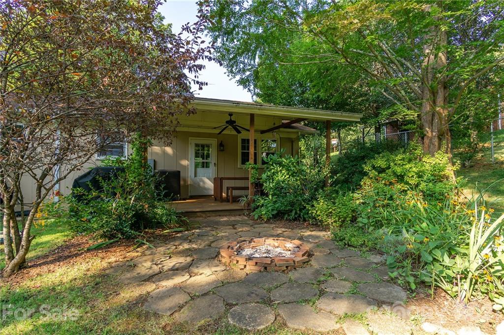 135 Griggs Road Old Fort NC 28762