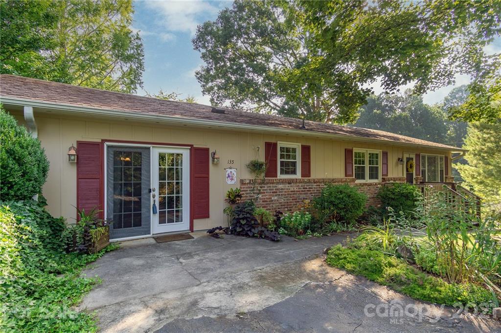 135 Griggs Road Old Fort NC 28762