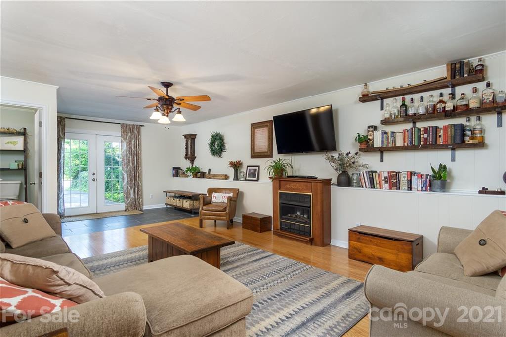 135 Griggs Road Old Fort NC 28762