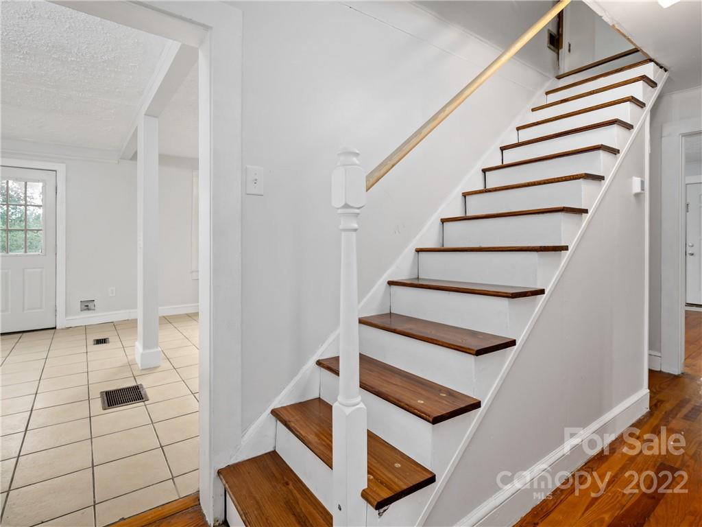 280 Oak Hill Road Candler NC 28715