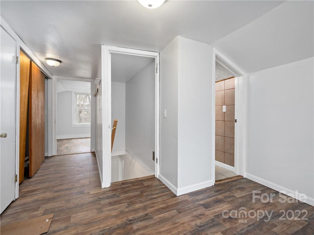280 Oak Hill Road Candler NC 28715