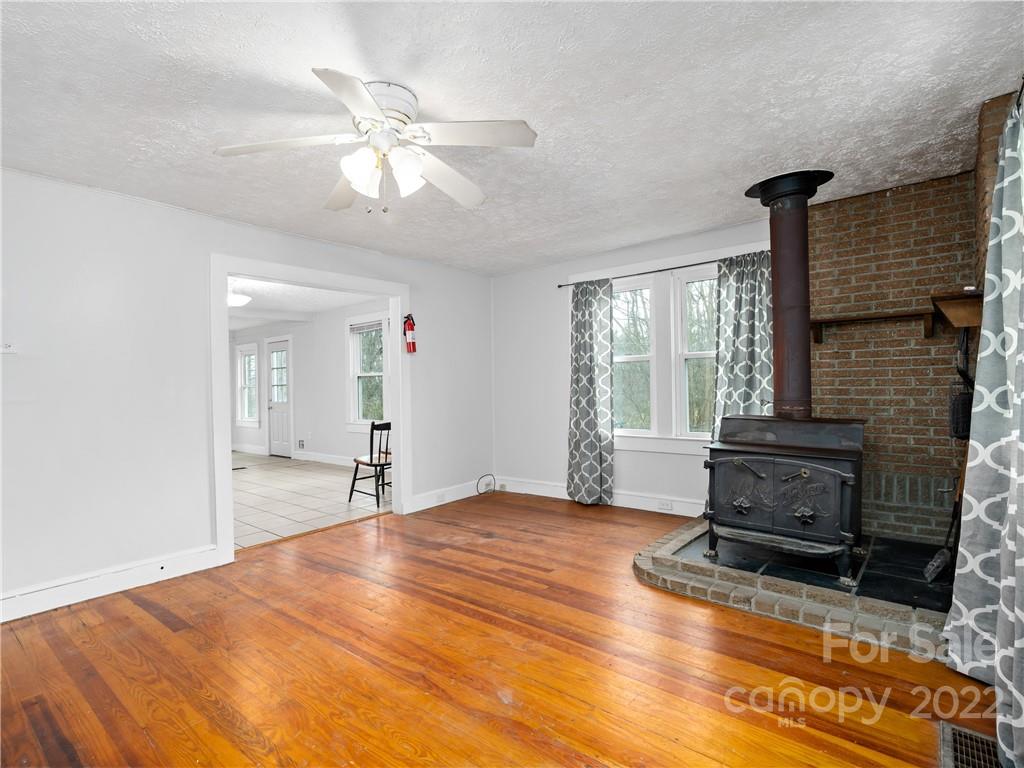 280 Oak Hill Road Candler NC 28715