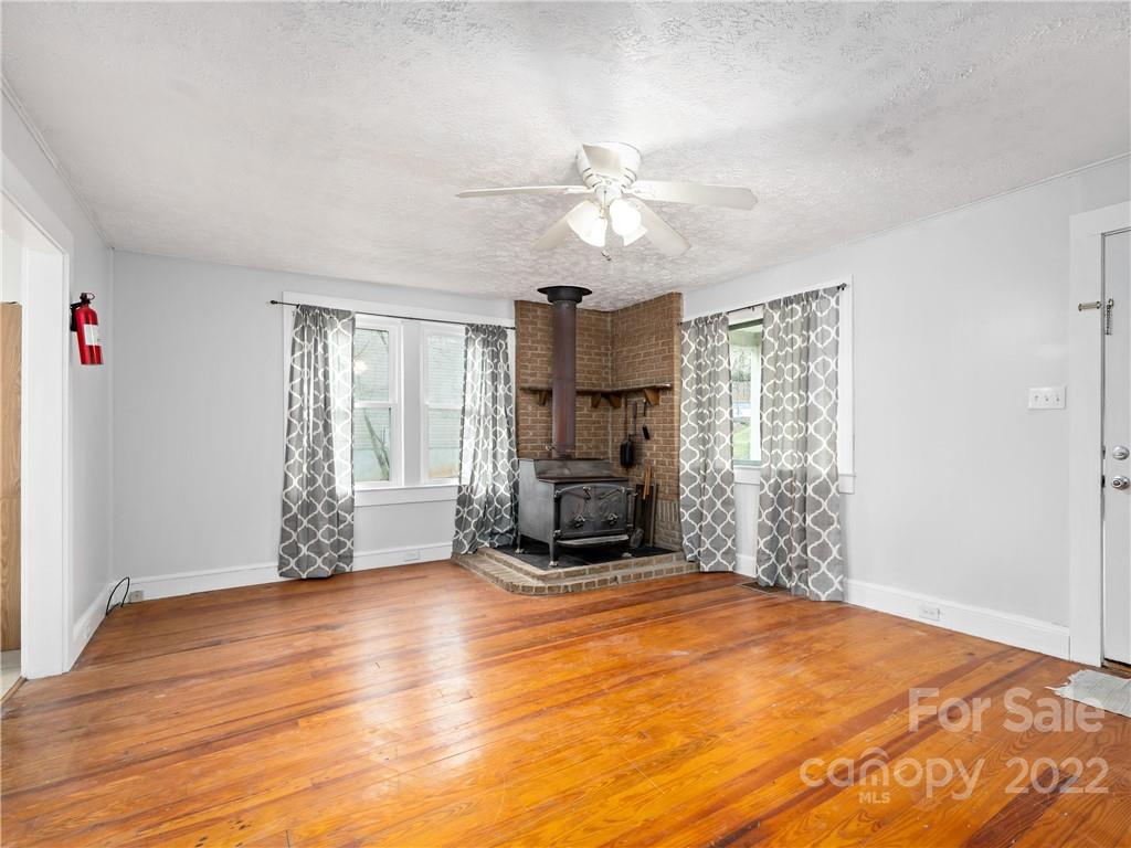 280 Oak Hill Road Candler NC 28715