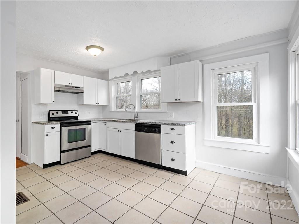 280 Oak Hill Road Candler NC 28715