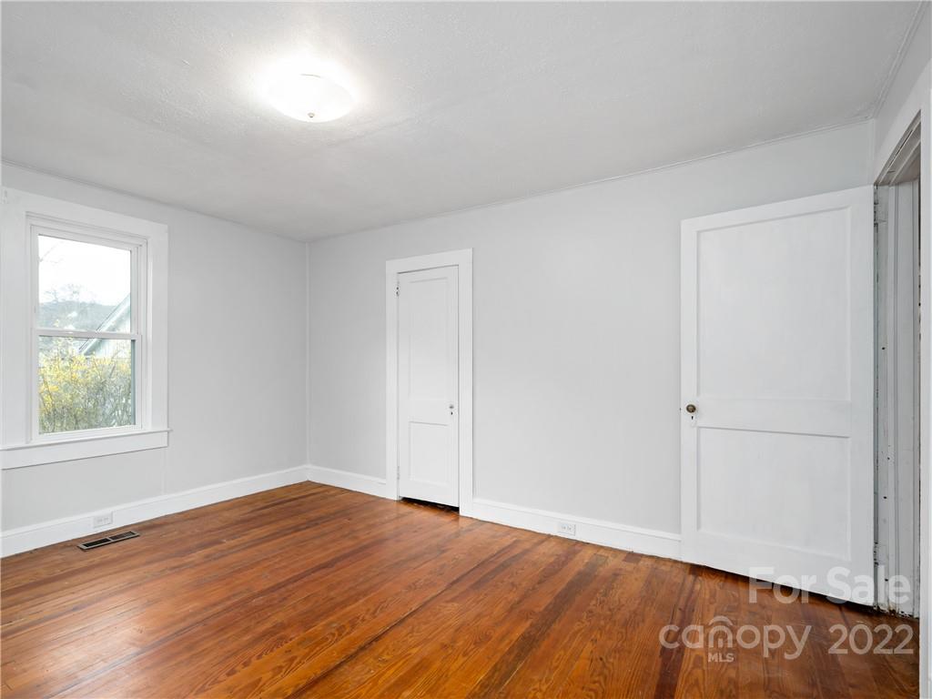280 Oak Hill Road Candler NC 28715