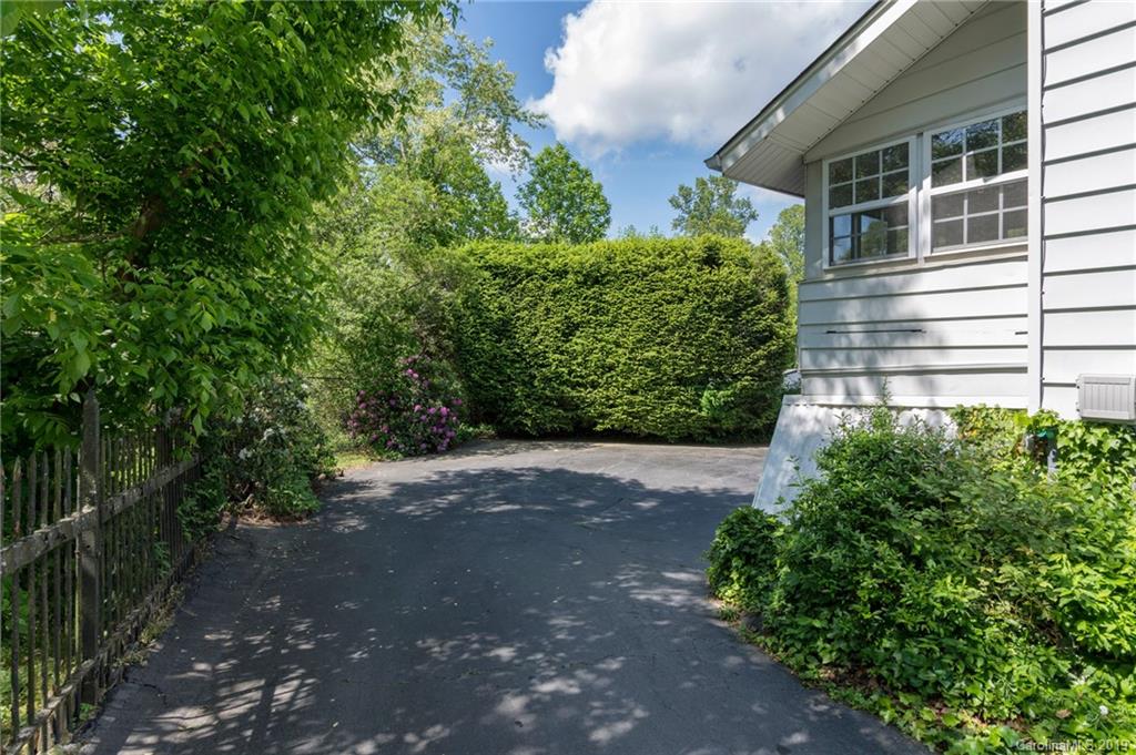 58 Deaverview Road Asheville NC 28806