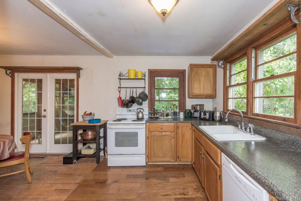 15 Ridgeway Drive Asheville NC 28806