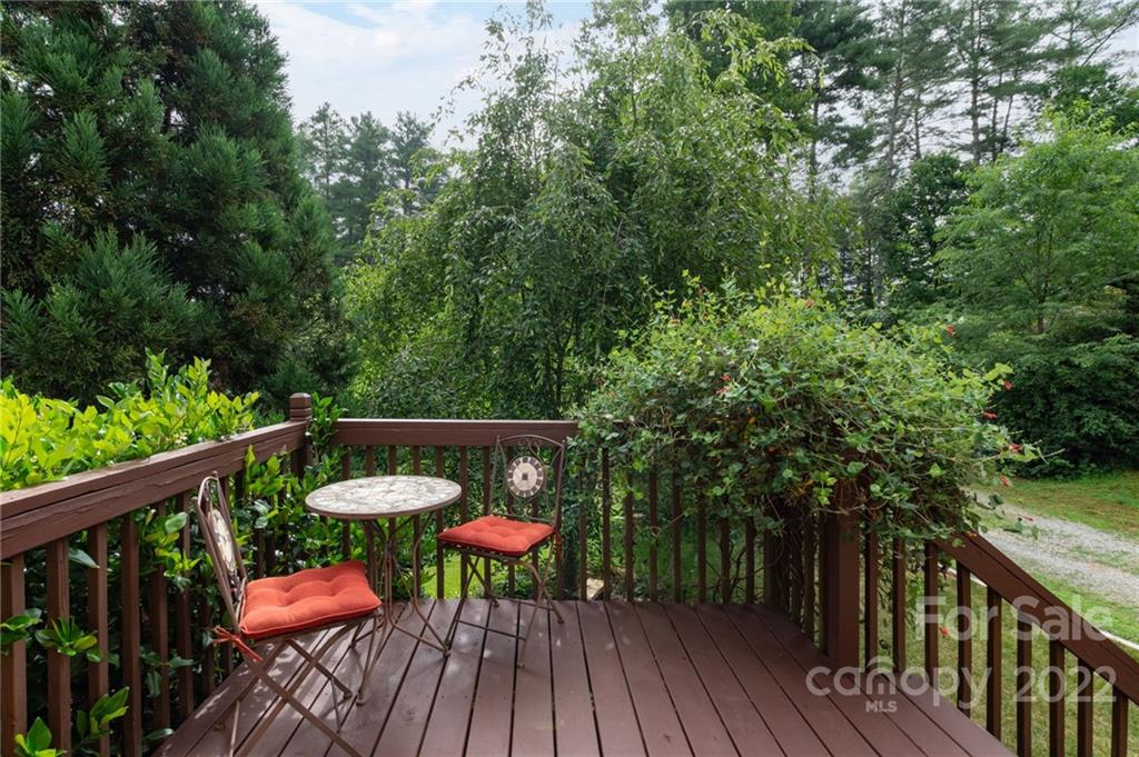 32 Hermitage Lane Weaverville NC 28787