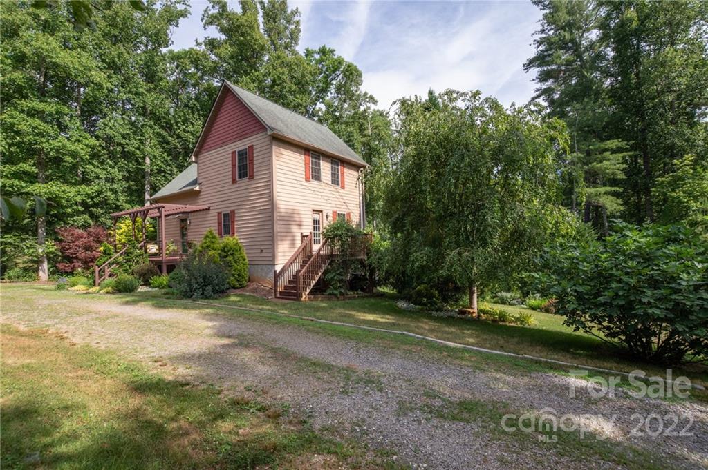 32 Hermitage Lane Weaverville NC 28787