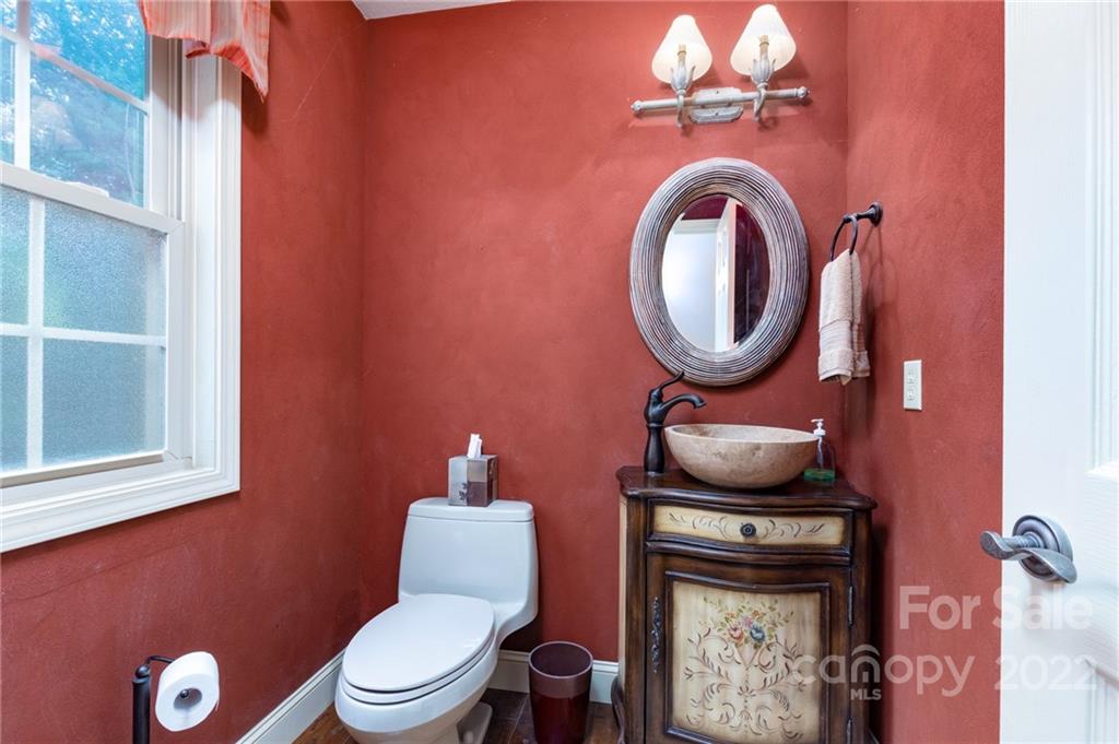 32 Hermitage Lane Weaverville NC 28787