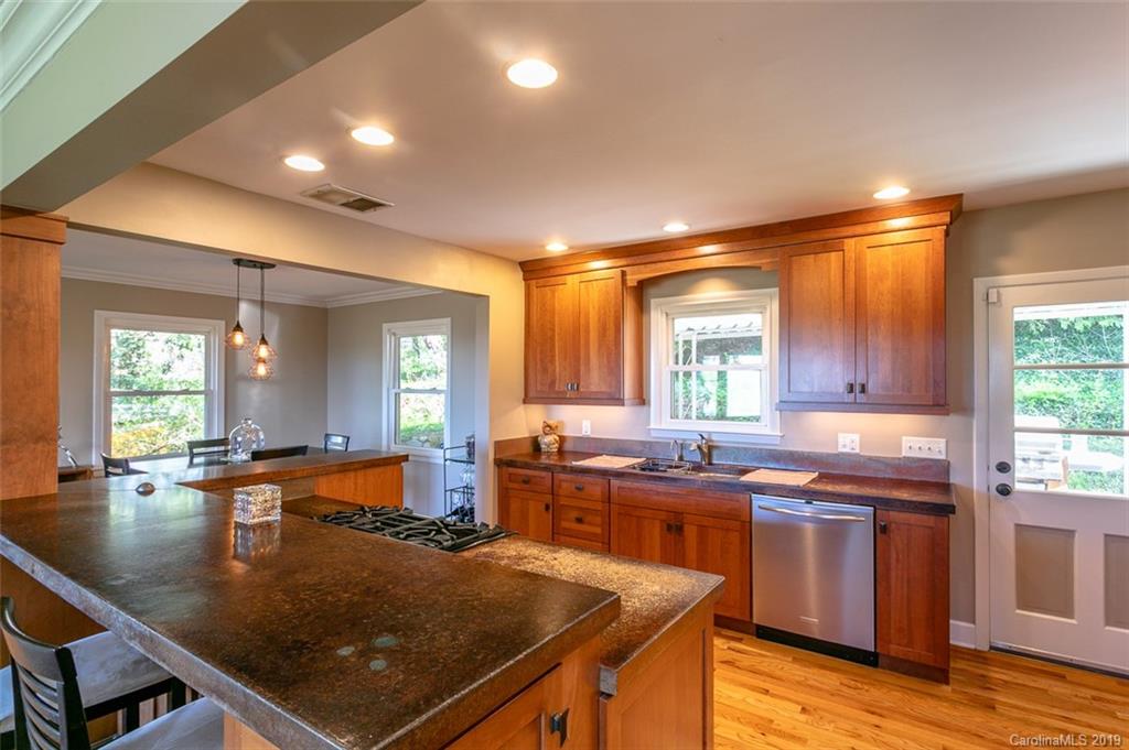 129 Lookout Drive Asheville NC 28804