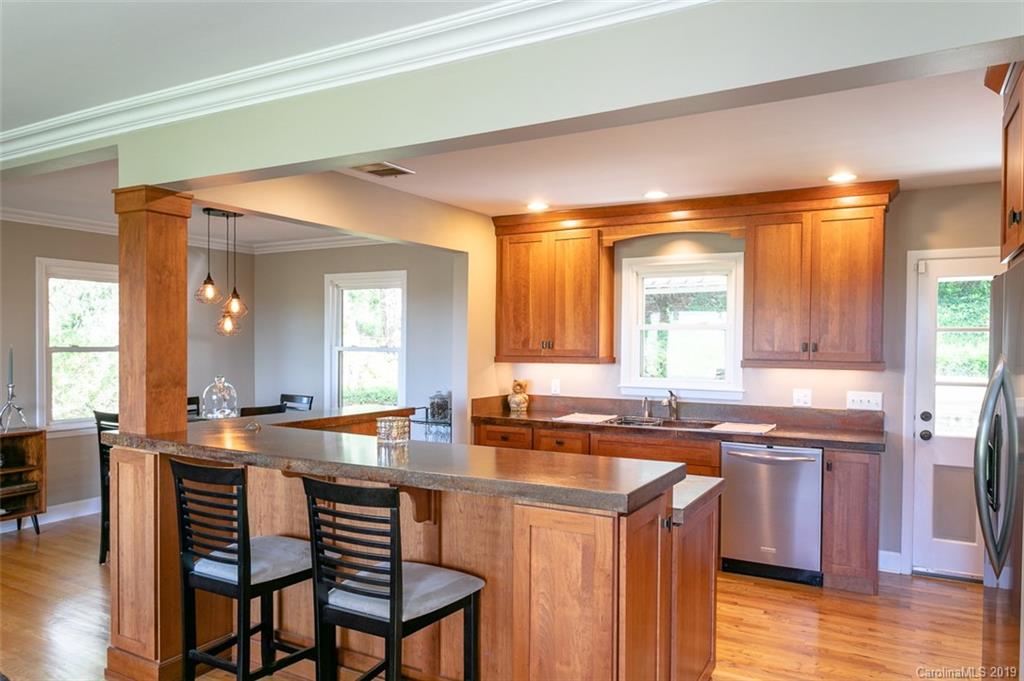 129 Lookout Drive Asheville NC 28804