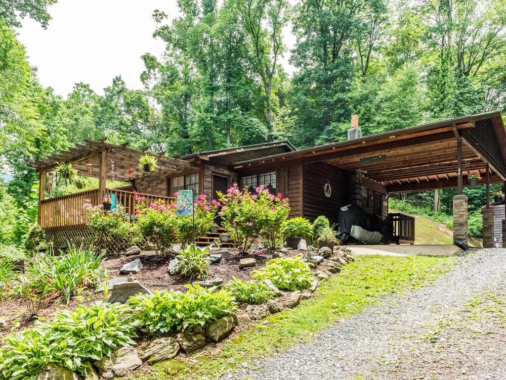 44 Sutton Knob Road Candler NC 28715