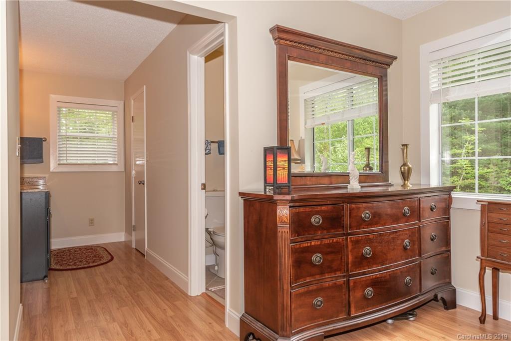 16 Charter Glen Asheville NC 28804