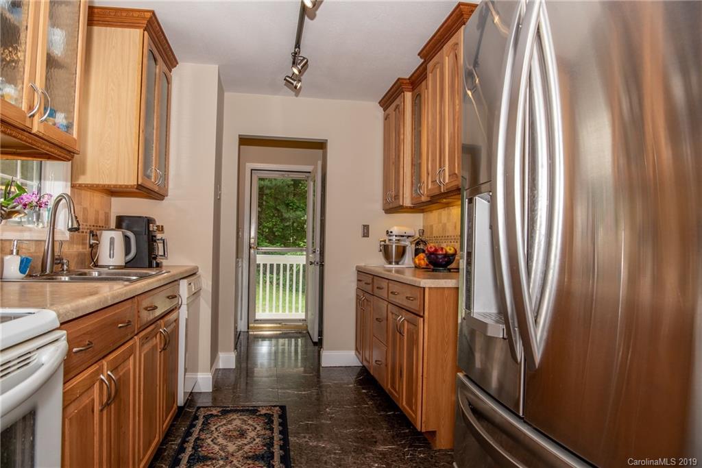 16 Charter Glen Asheville NC 28804