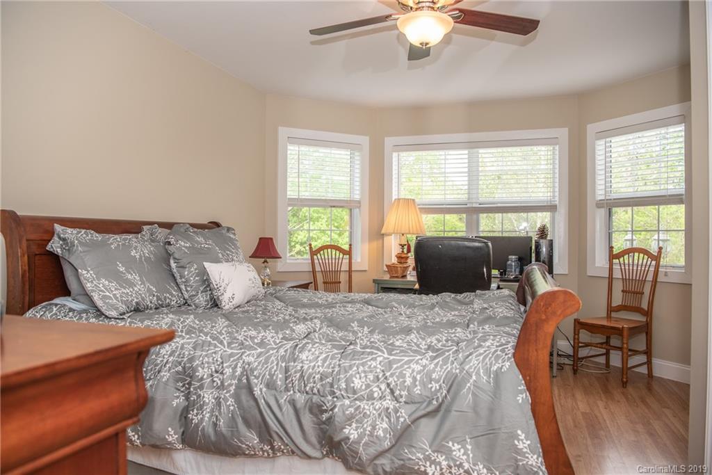 16 Charter Glen Asheville NC 28804