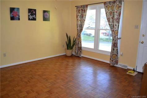 20 King Arthur Place Asheville NC 28806