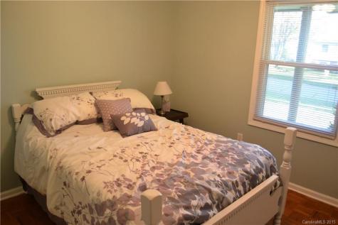 20 King Arthur Place Asheville NC 28806