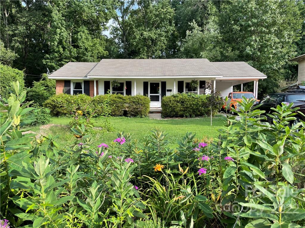 4106 Tipperary Place Charlotte NC 28215