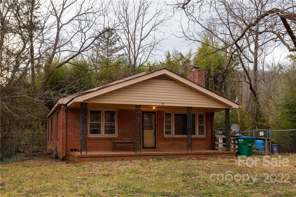 205 Hawthorne Avenue Swannanoa NC 28778
