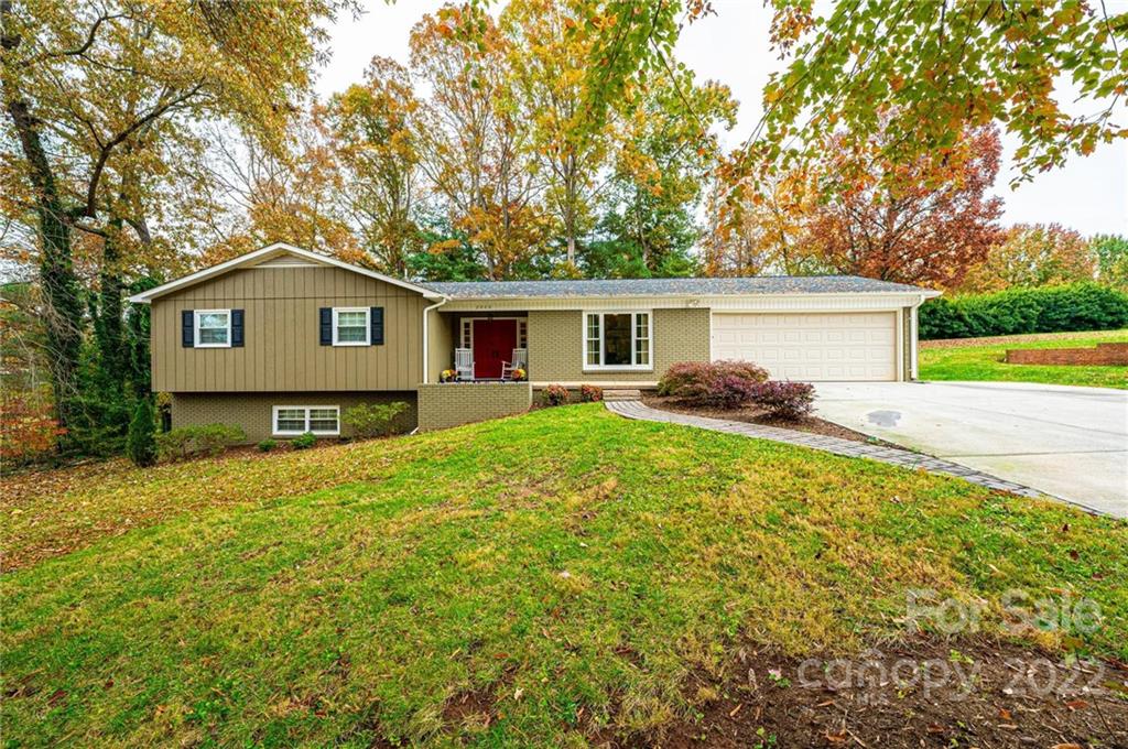 2020 12th Street NE Hickory NC 28601