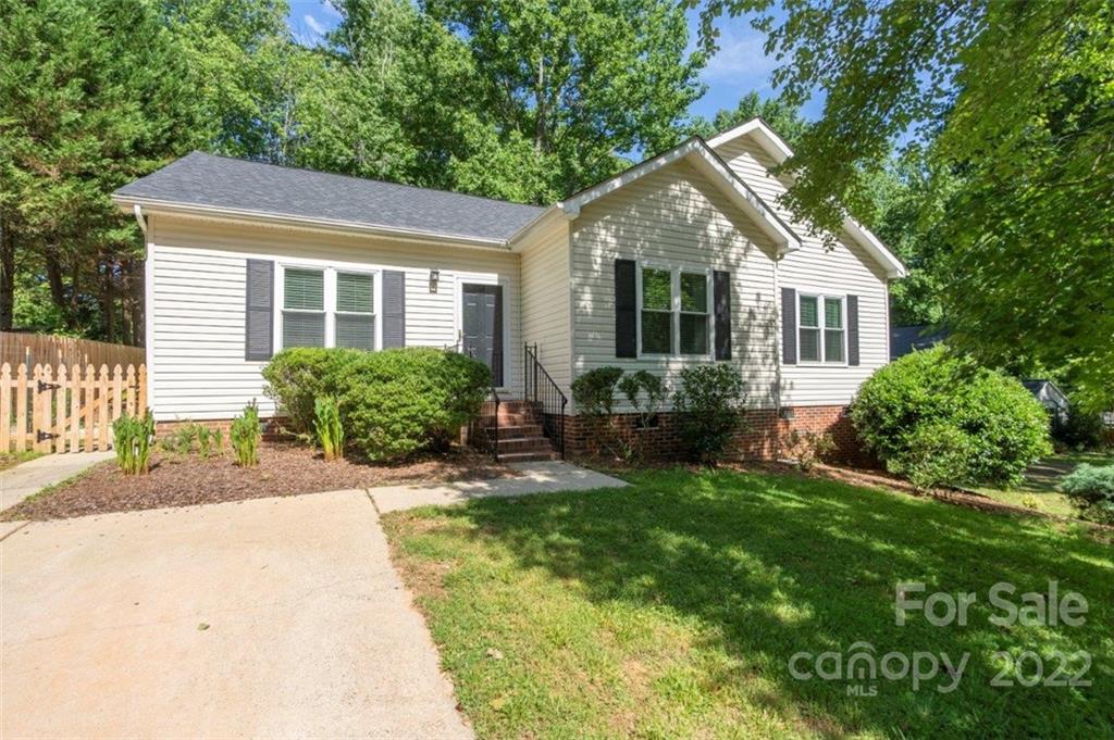 7621 Winterset Drive Charlotte NC 28270
