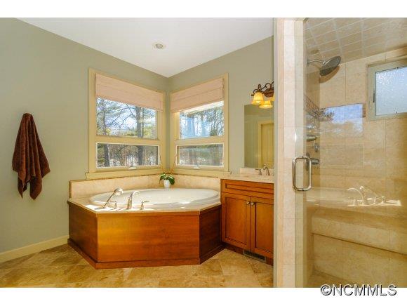 829 New Stock Road Weaverville NC 28787