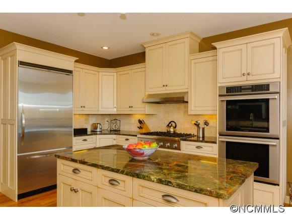 829 New Stock Road Weaverville NC 28787
