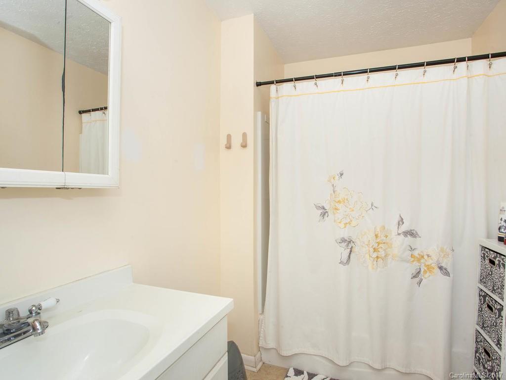 335 Buckeye Cove Road Swannanoa NC 28778