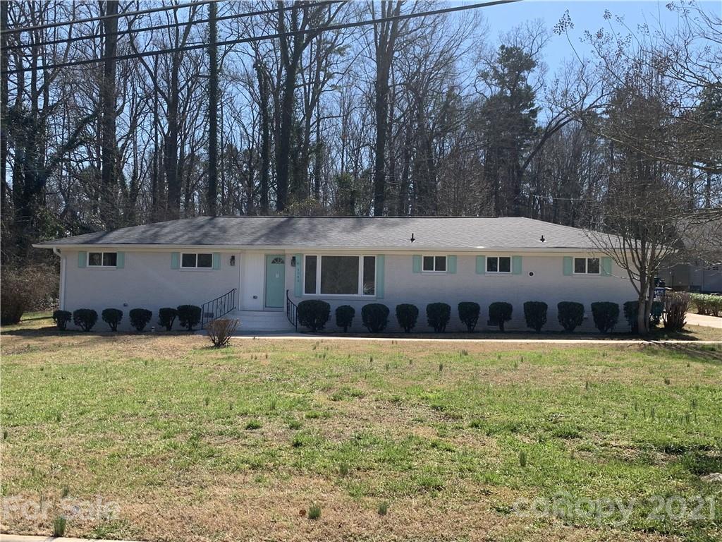 7048 Delta Lake Drive Charlotte NC 28215