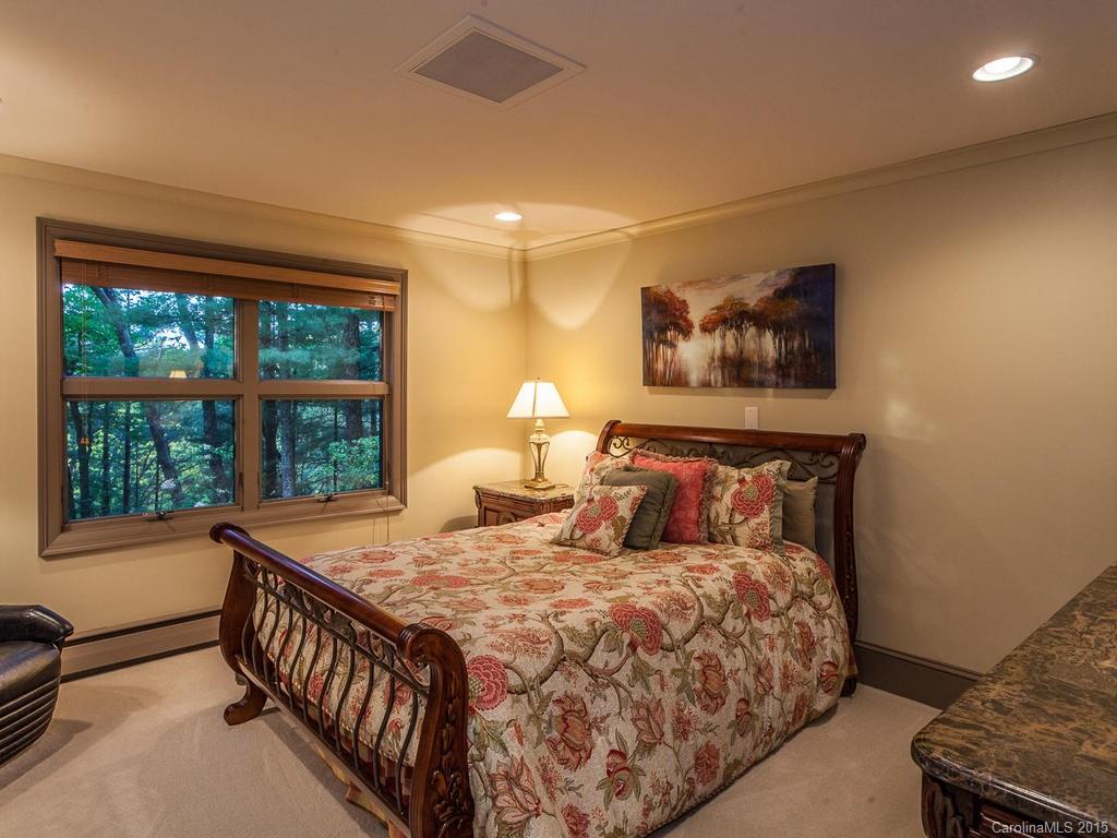 21 Griffing Circle Asheville NC 28804