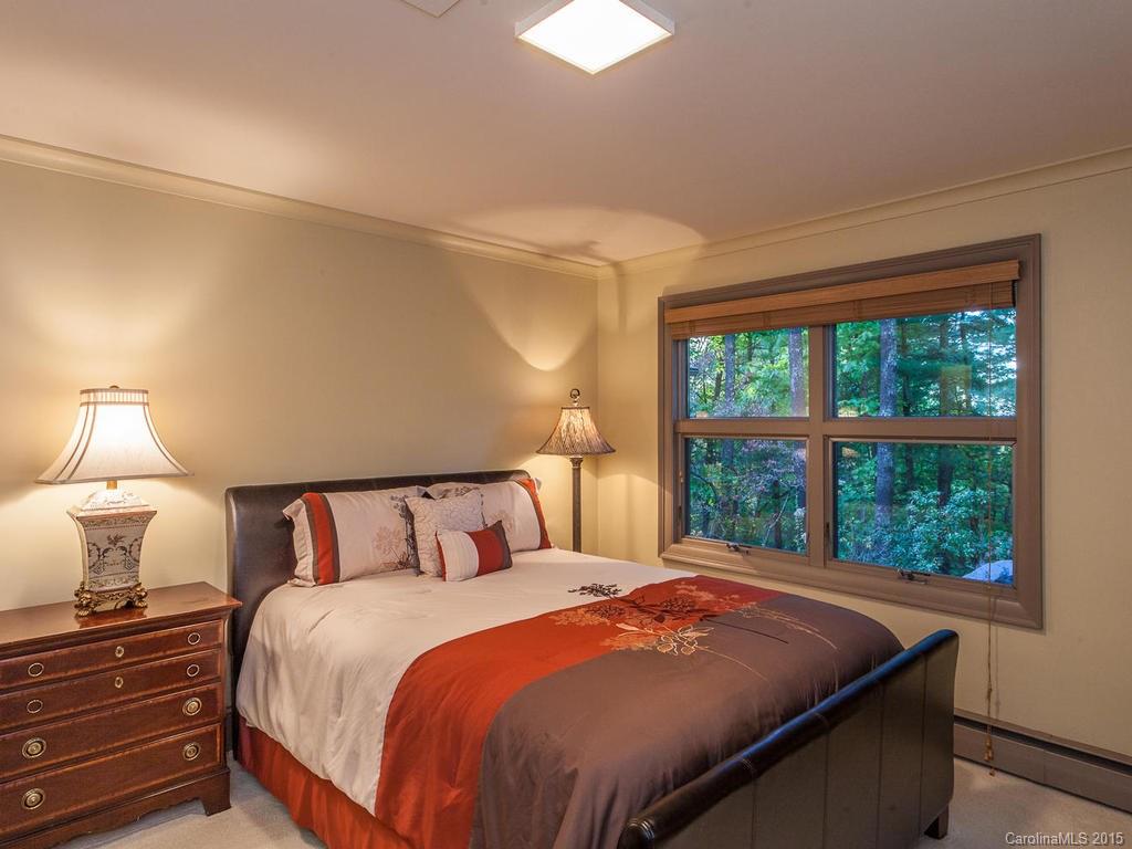21 Griffing Circle Asheville NC 28804
