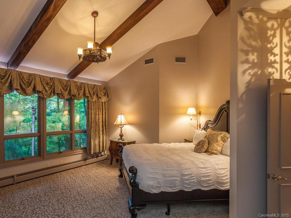 21 Griffing Circle Asheville NC 28804