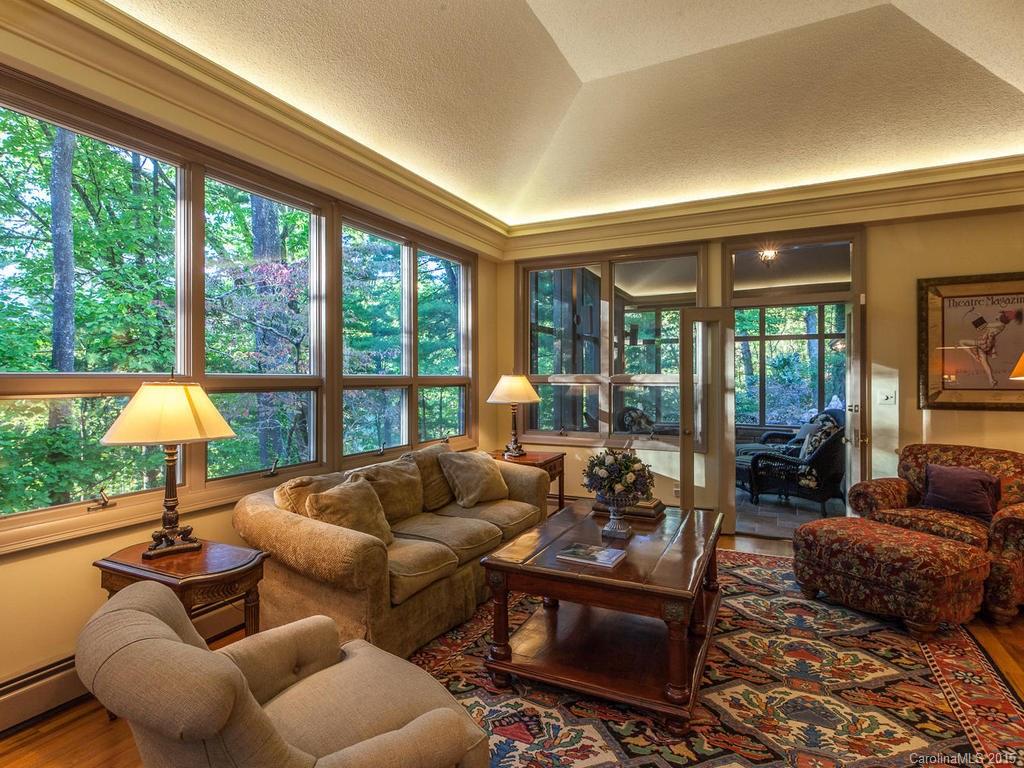 21 Griffing Circle Asheville NC 28804