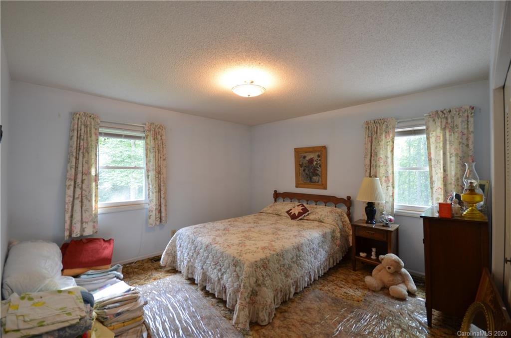 351 Dogwood Road Candler NC 28715