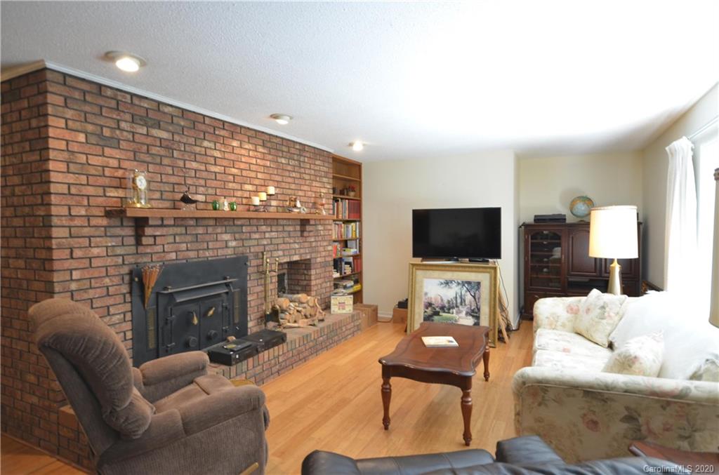 351 Dogwood Road Candler NC 28715