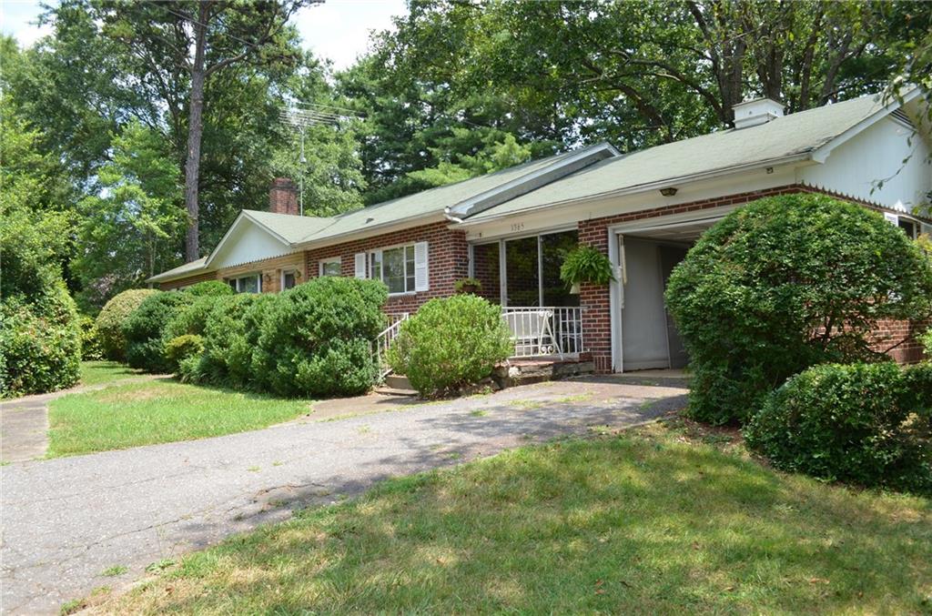1365 33rd Street Sw Hickory NC 28602