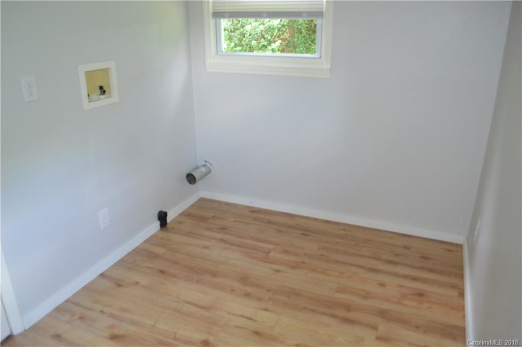 35 Deavermont Circle Asheville NC 28806