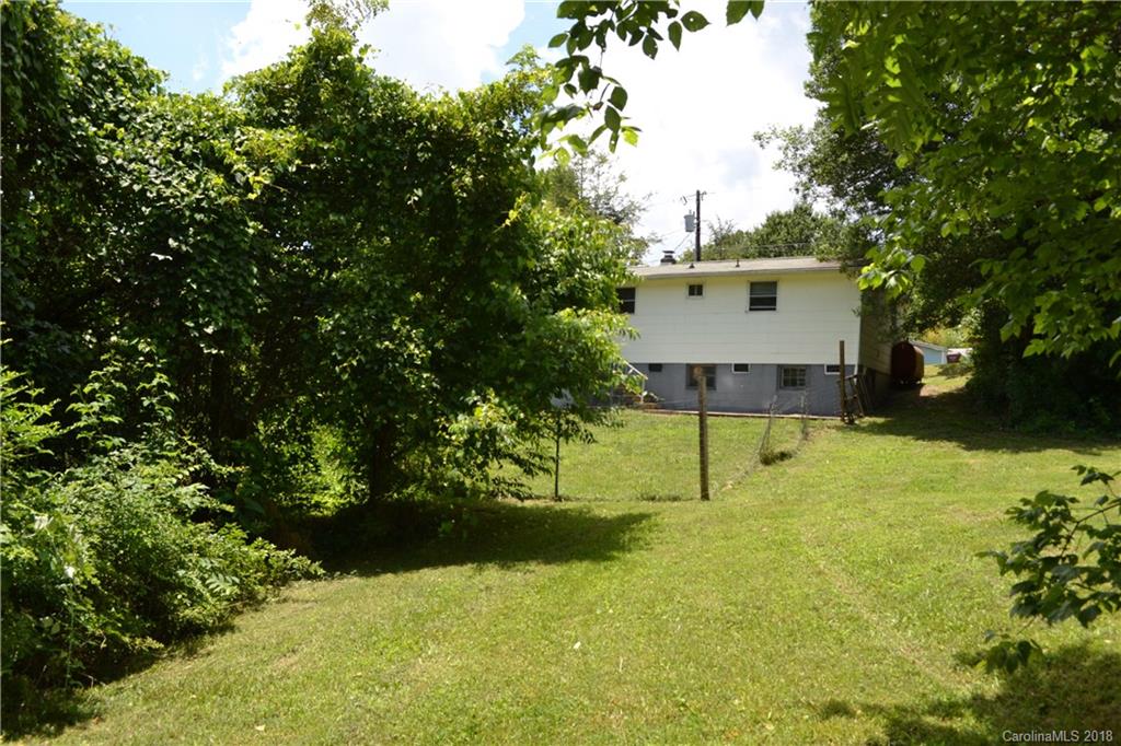 35 Deavermont Circle Asheville NC 28806