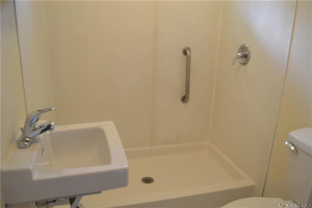 35 Deavermont Circle Asheville NC 28806