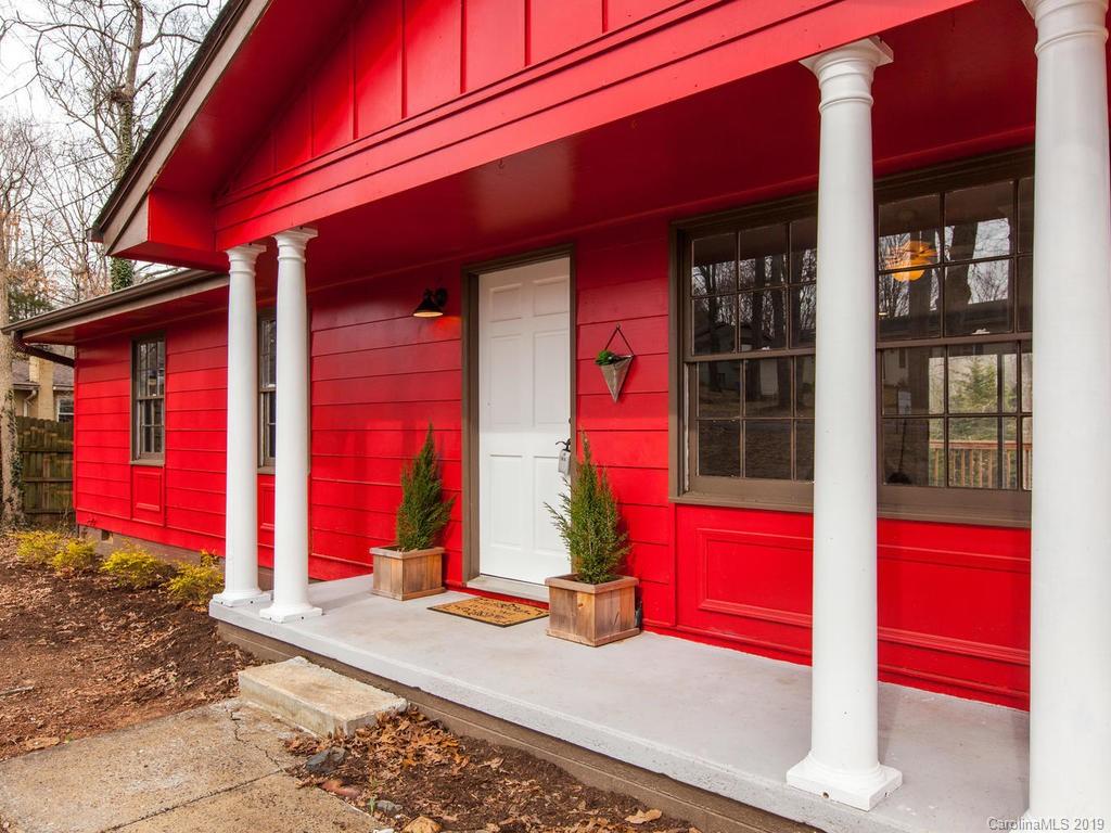 21 King Arthur Place Asheville NC 28806
