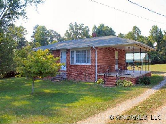 811 E. Tracy Grove Road Flat Rock NC 28731