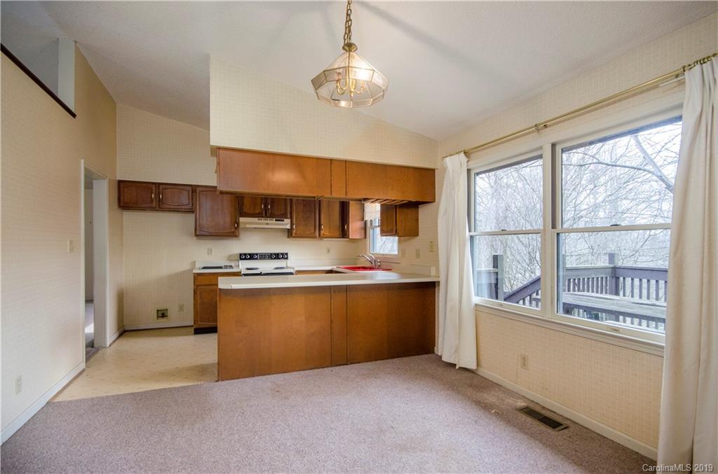 2 Fieldcrest Court Asheville NC 28806