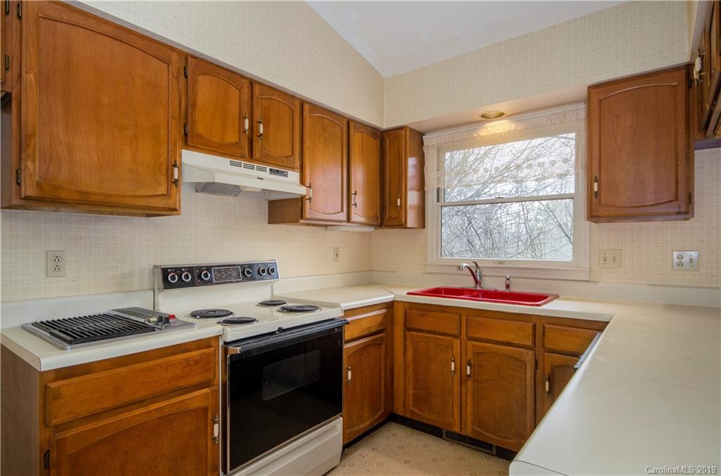 2 Fieldcrest Court Asheville NC 28806