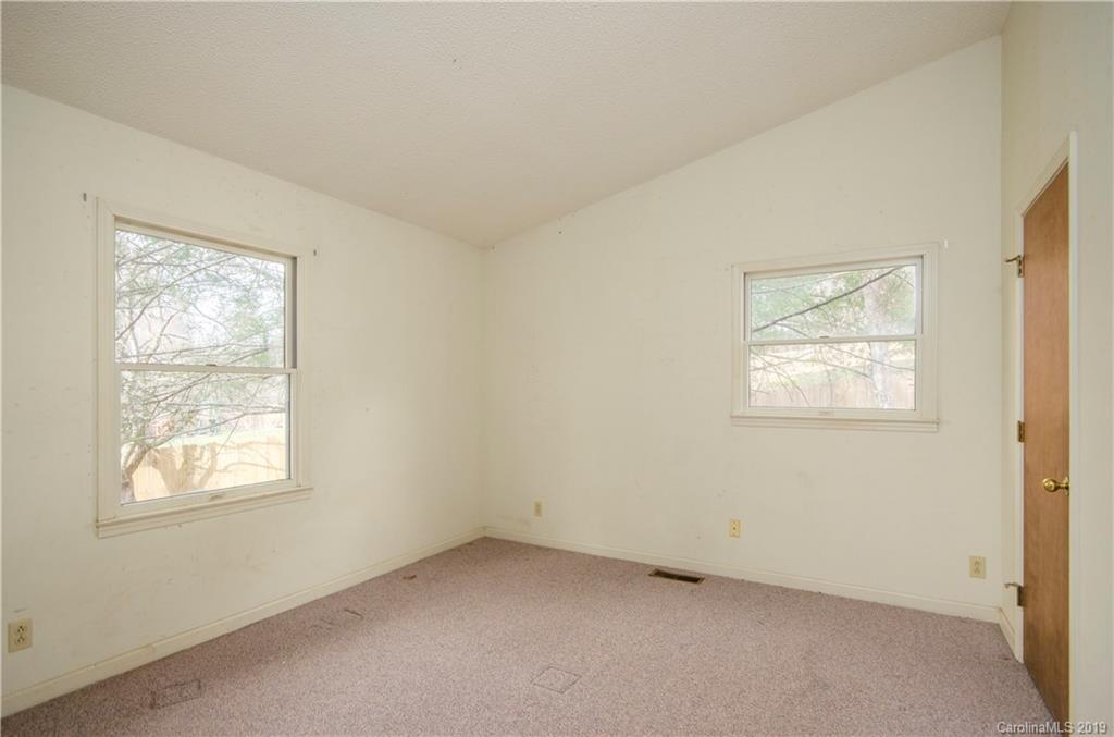 2 Fieldcrest Court Asheville NC 28806