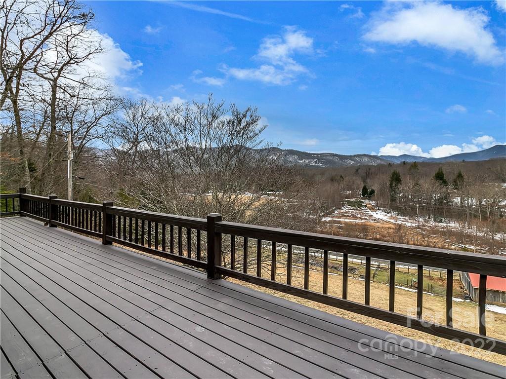 2659 White Oak Road Burnsville NC 28714