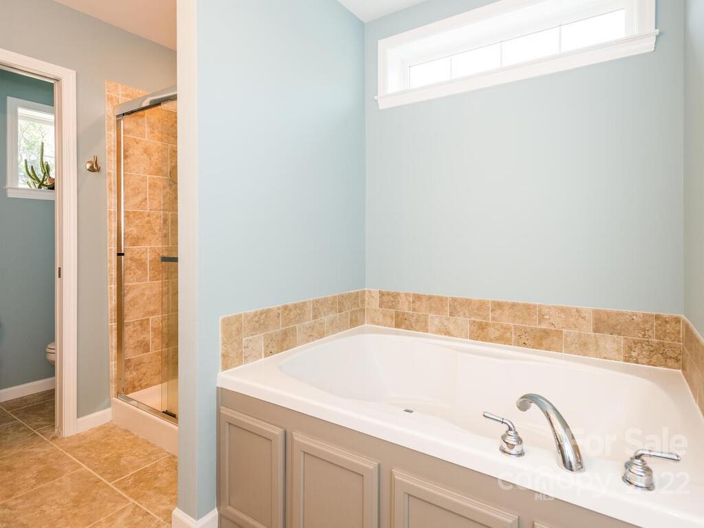 4 Willow Shade Drive Asheville NC 28806